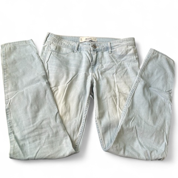 Hollister Women's Light Blue Low Rise Skinny Jeans - Picture 5 of 9